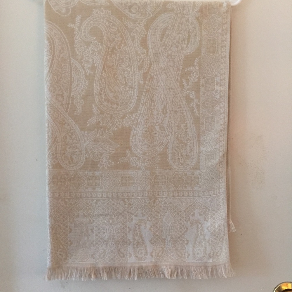 Nordstrom Rack Beige White Paisley Fringed Scarf